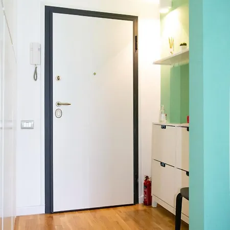 Apartment Fegi Panorama - M4 , Duomo, Besta, Citta Studi